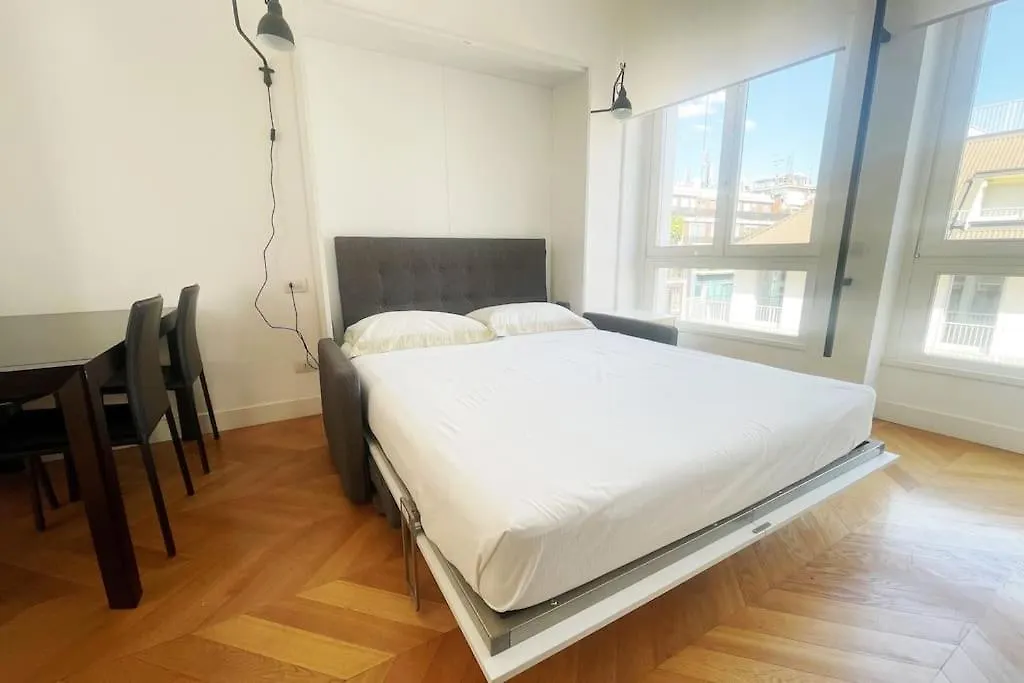 Studio Apartment Duomo Square Milan
